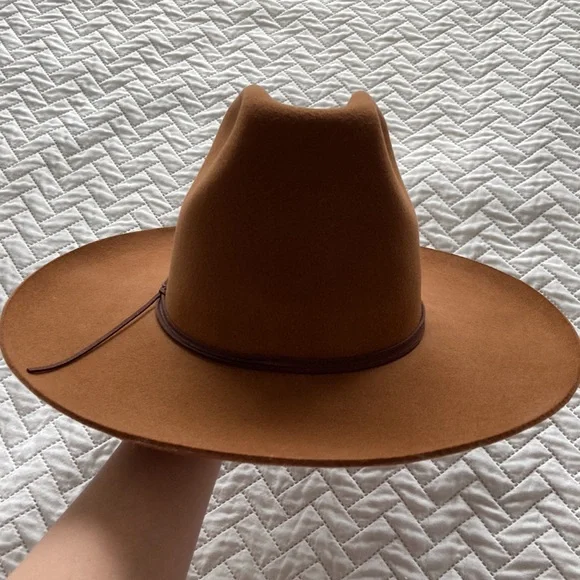 NWT lack of color hat, size S, brown/rusty gold finger - Picture 3 of 7